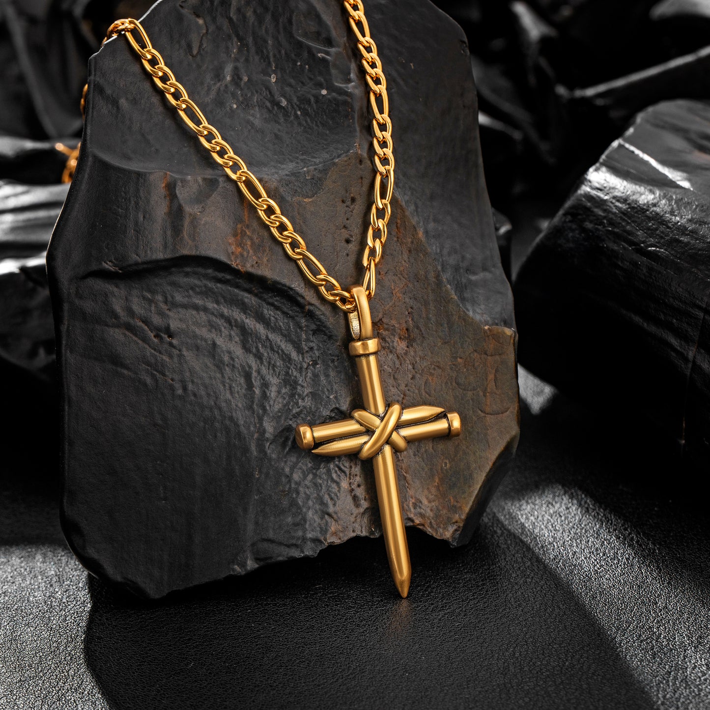 Antique Gold Nail Cross Necklace With Figaro Chain N01634