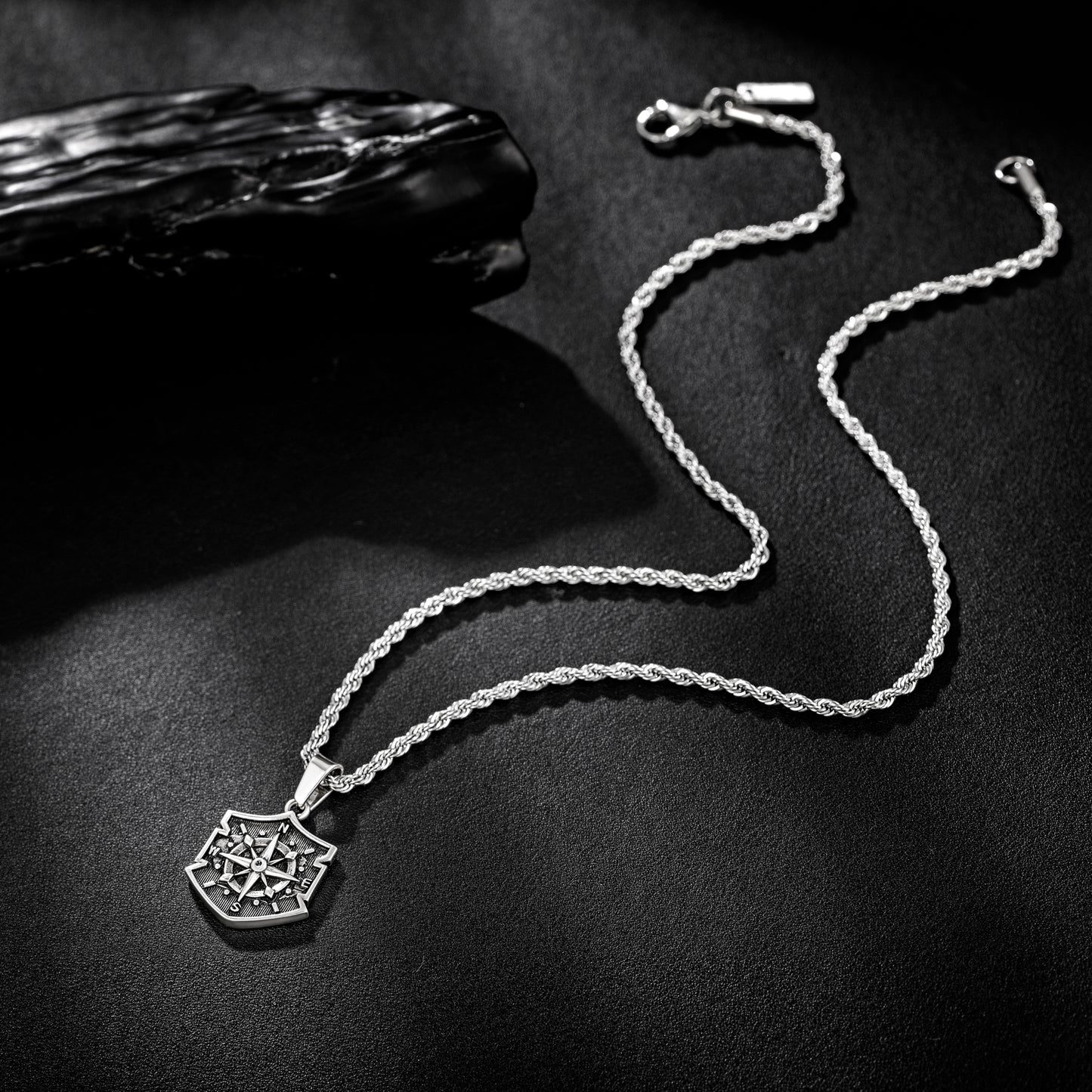 Antique Silver Shield Compass Pendant Necklace Twisted Rope Chain N00560