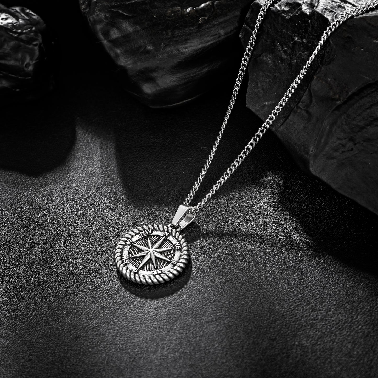 Antique Silver Compass Pendant Necklace Curb Chain N00590