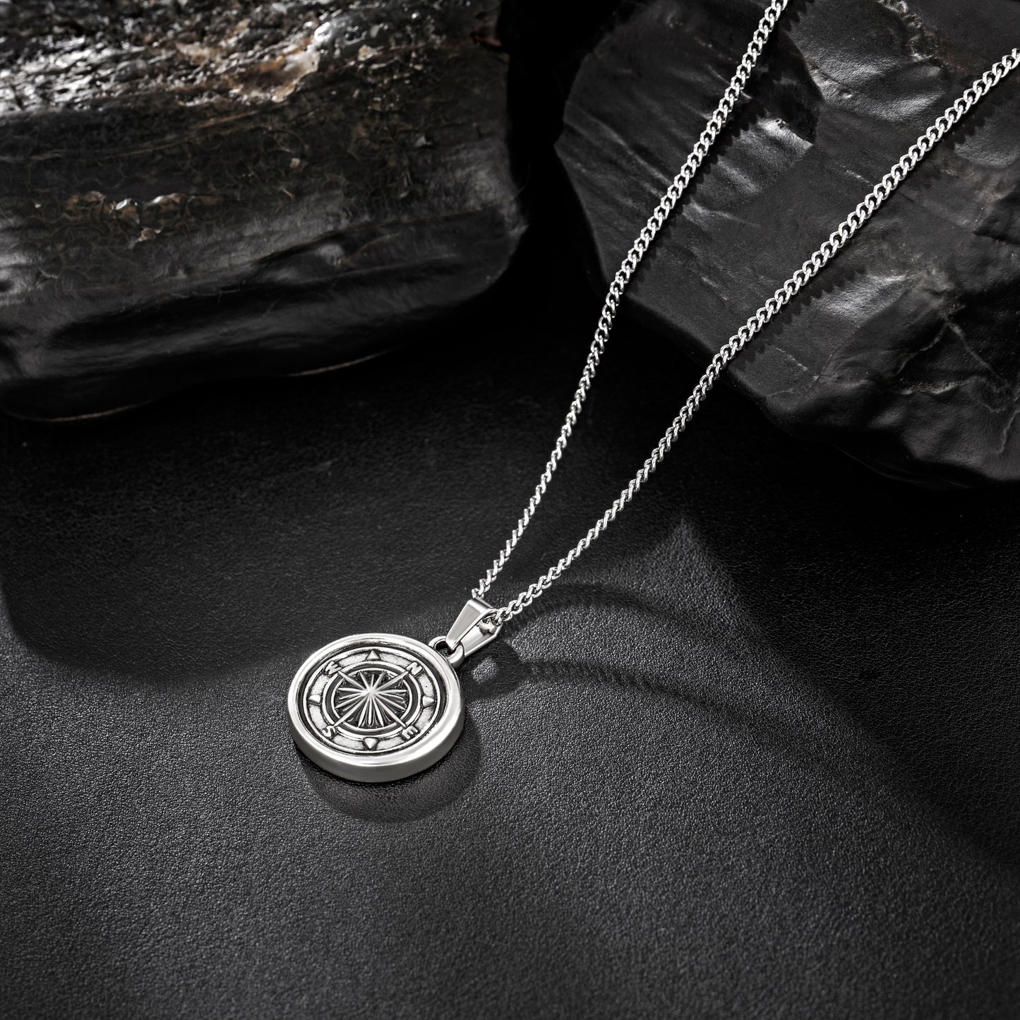 Antique Silver Compass Pendant Necklace Curb Chain N00678